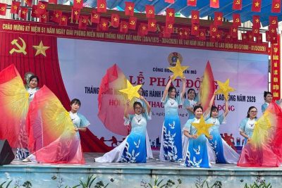 TRƯỜNG MẦM NON YÊN PHÚ THAM GIA CHÀO MỪNG THÁNG CÔNG NHÂN